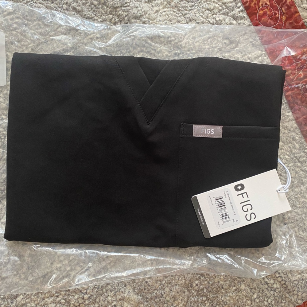 Figs scrub top black size small nwt